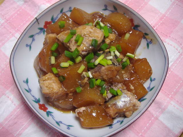 大根とさば缶の煮物